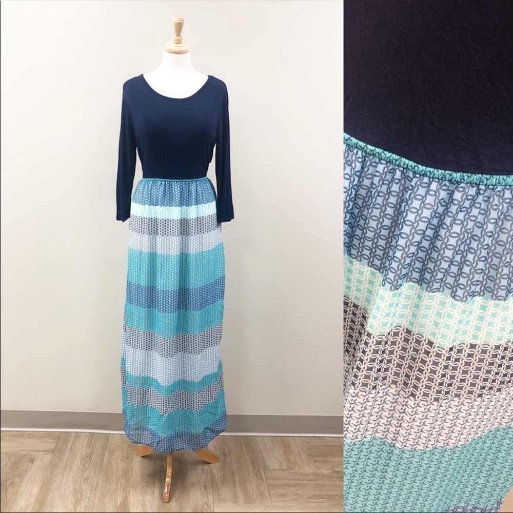 *NWT* Navy Knit with Stripe Bottom Maxi Dress L